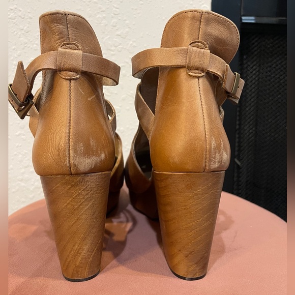 Free People Cedar Leather Buckle Platform Clogs
Tan New Without Box SZ 10 - Picture 12 of 14